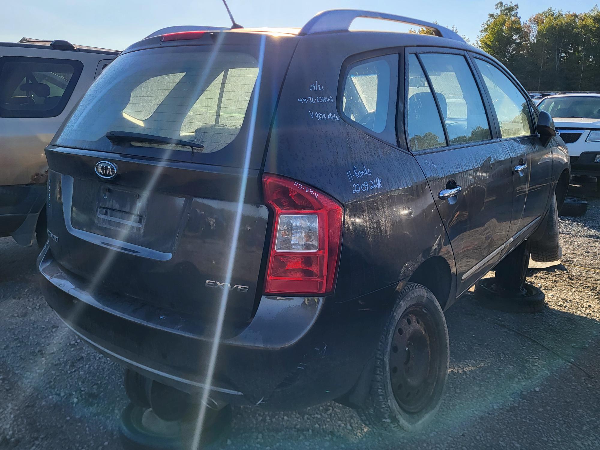 KIA RONDO 2011