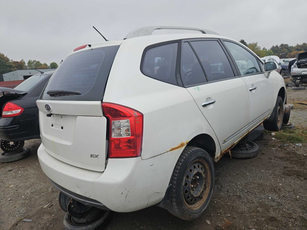 KIA RONDO 2011