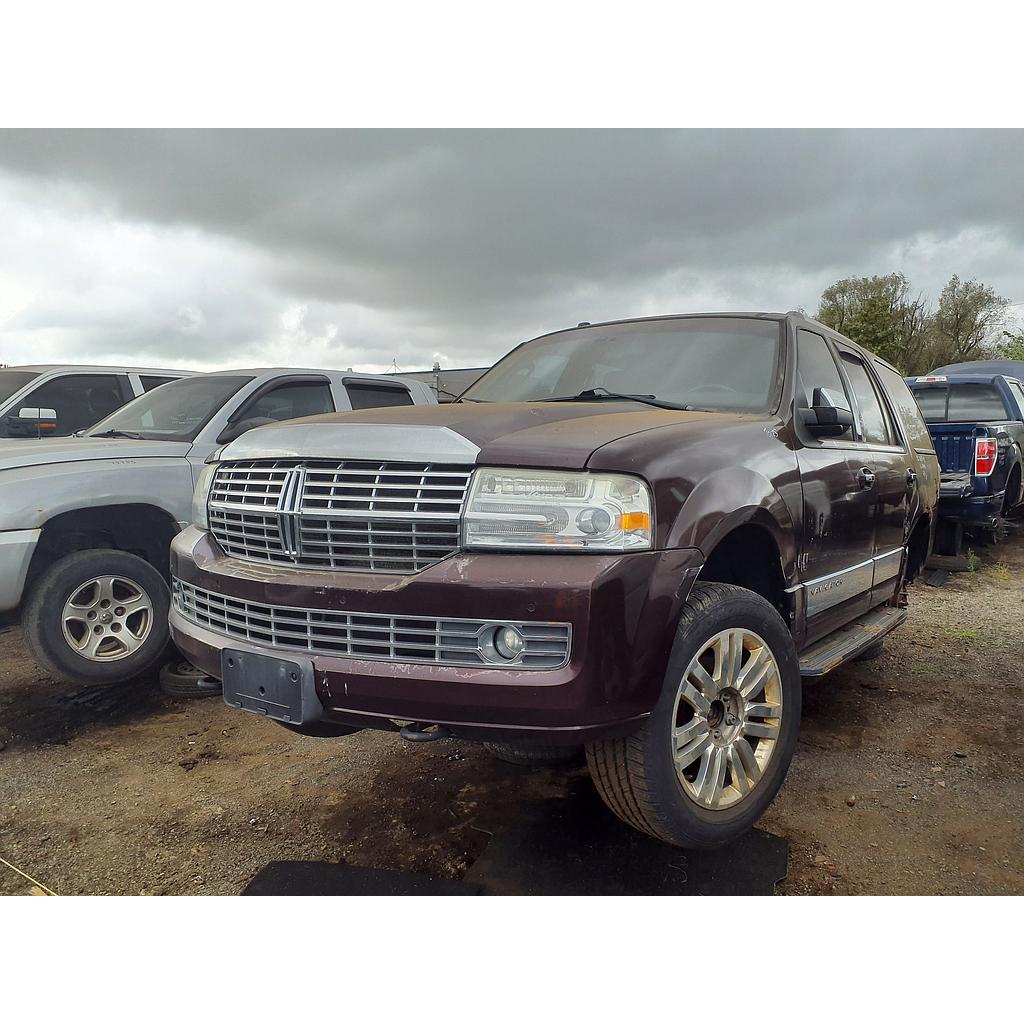 LINCOLN NAVIGATOR 2013