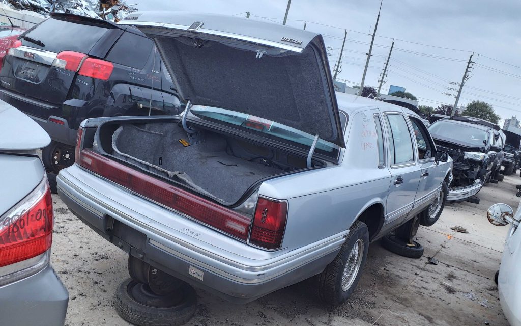 LINCOLN TOWN CAR 1994