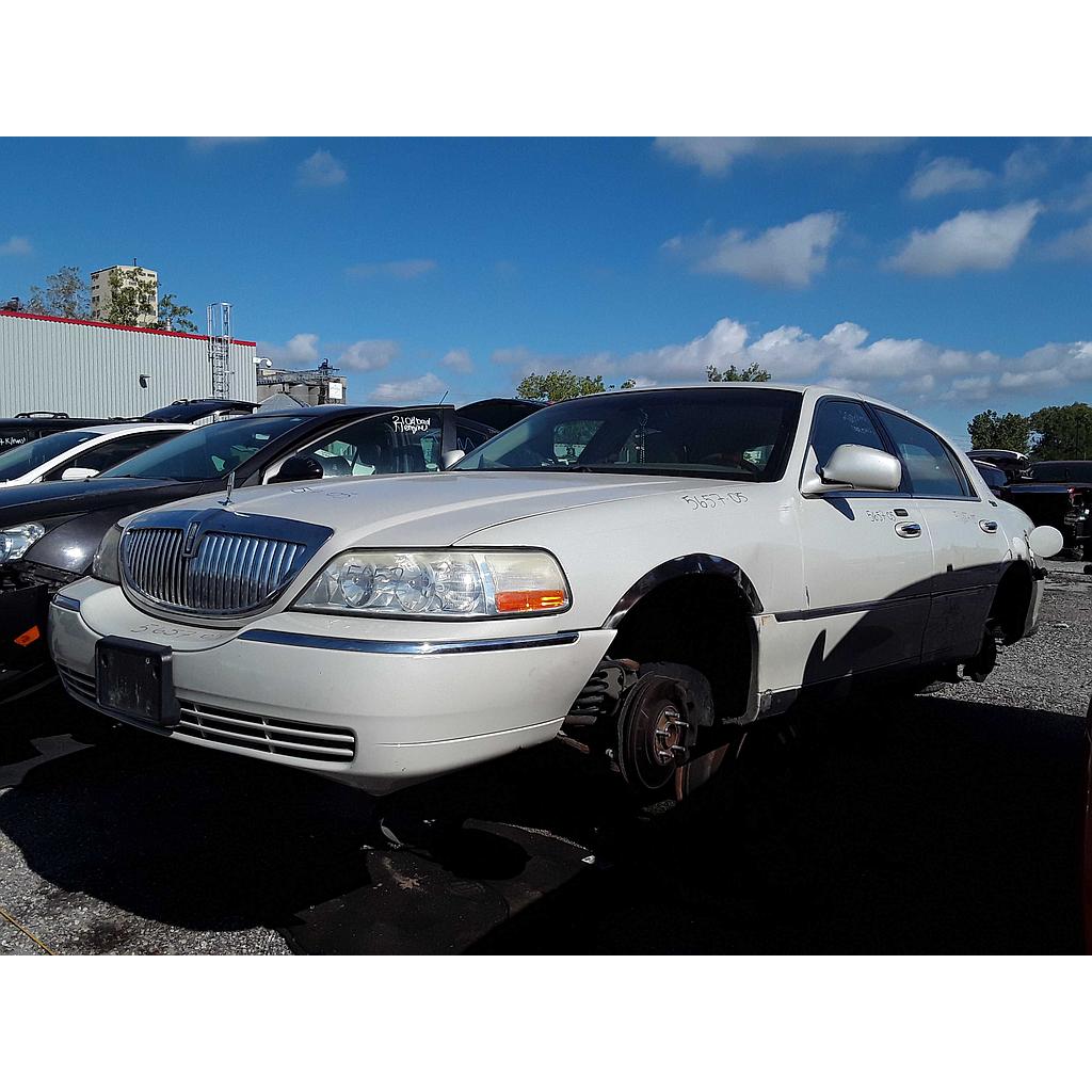 2005 Town Car 4DR SDN SIGNATURE LIMITED