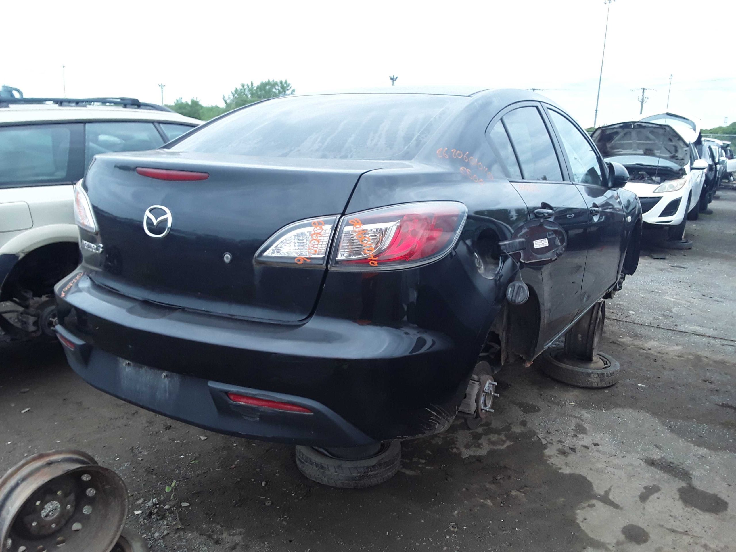 MAZDA MAZDA3 2010