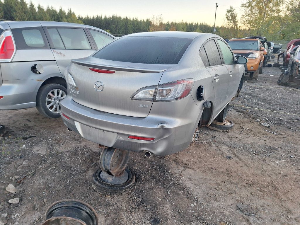 MAZDA MAZDA3 2010