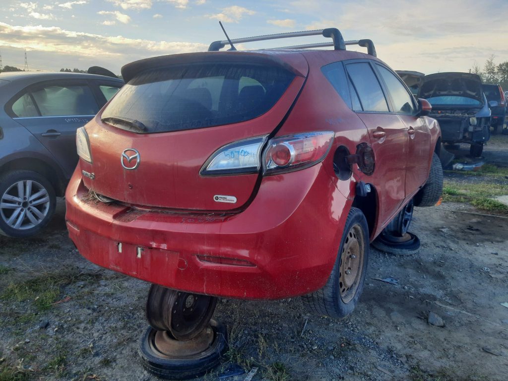 MAZDA MAZDA3 2011