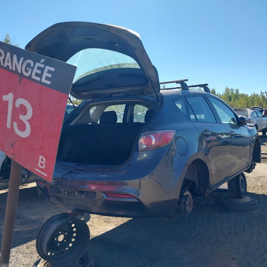 MAZDA MAZDA3 2011