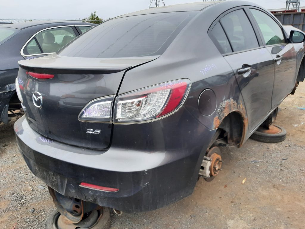 MAZDA MAZDA3 2011