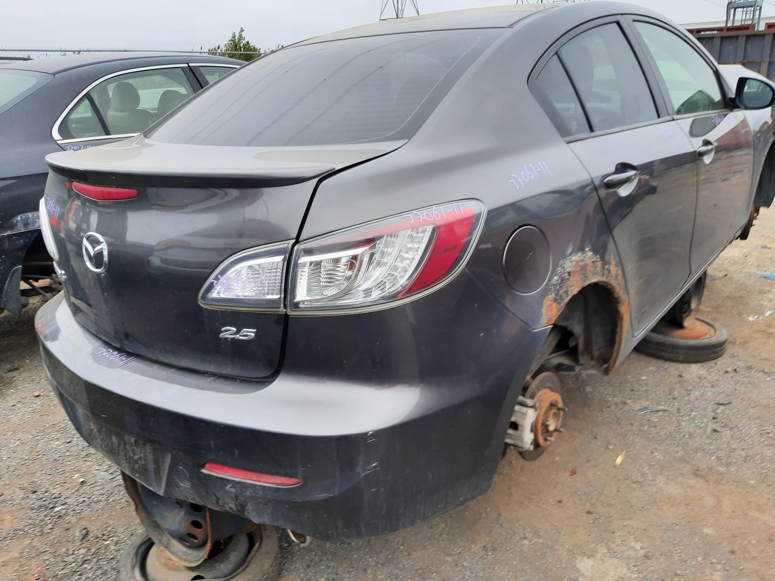 MAZDA MAZDA3 2011