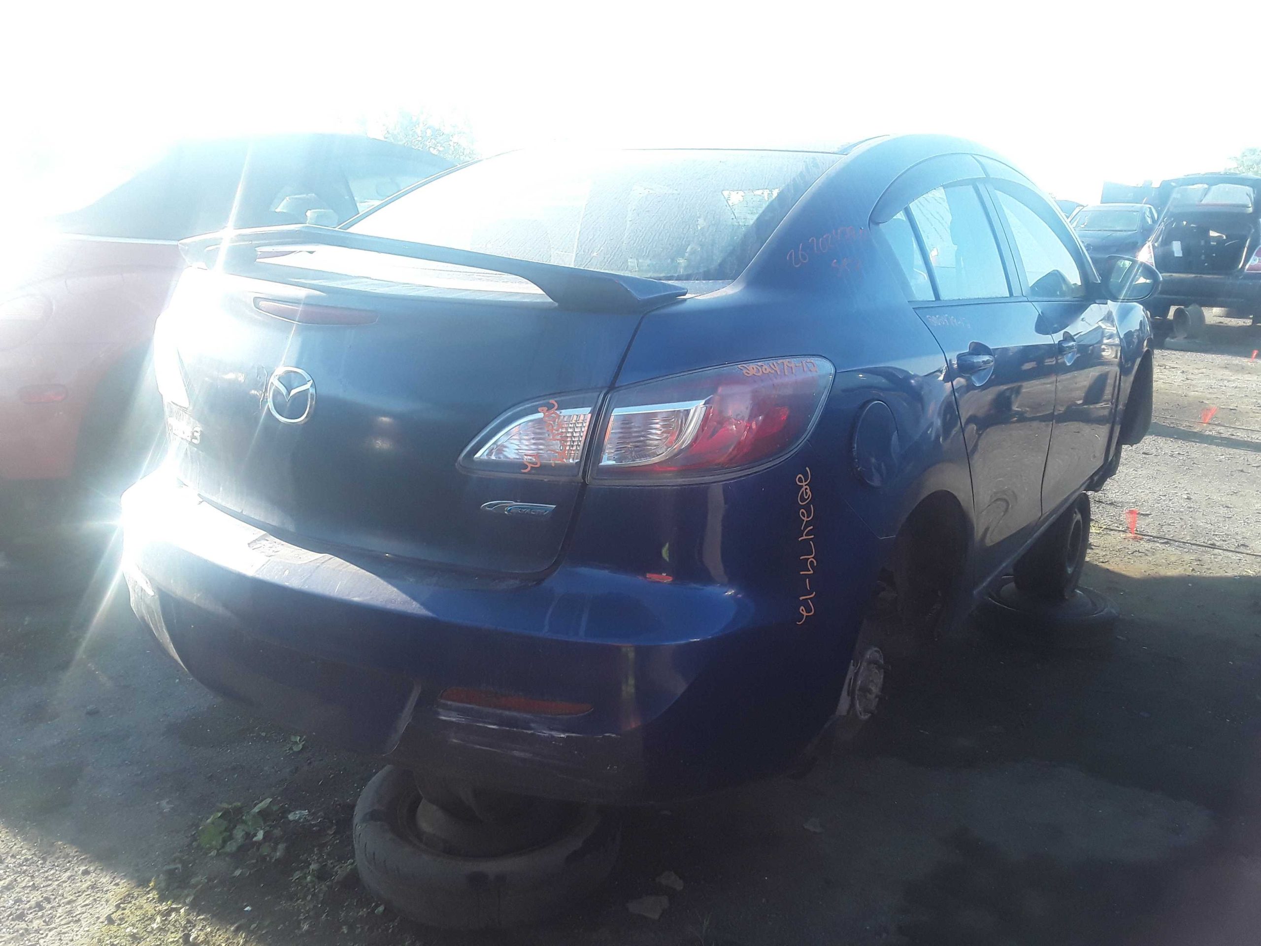 MAZDA MAZDA3 2012