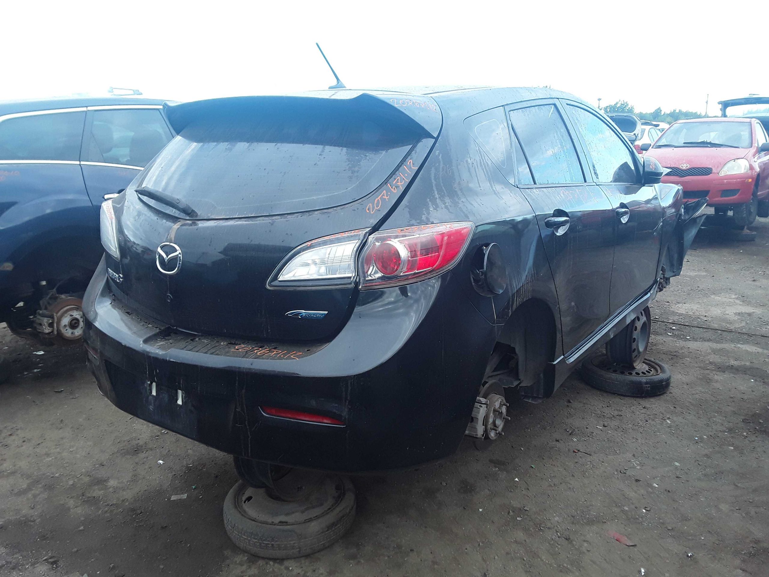 MAZDA MAZDA3 2012