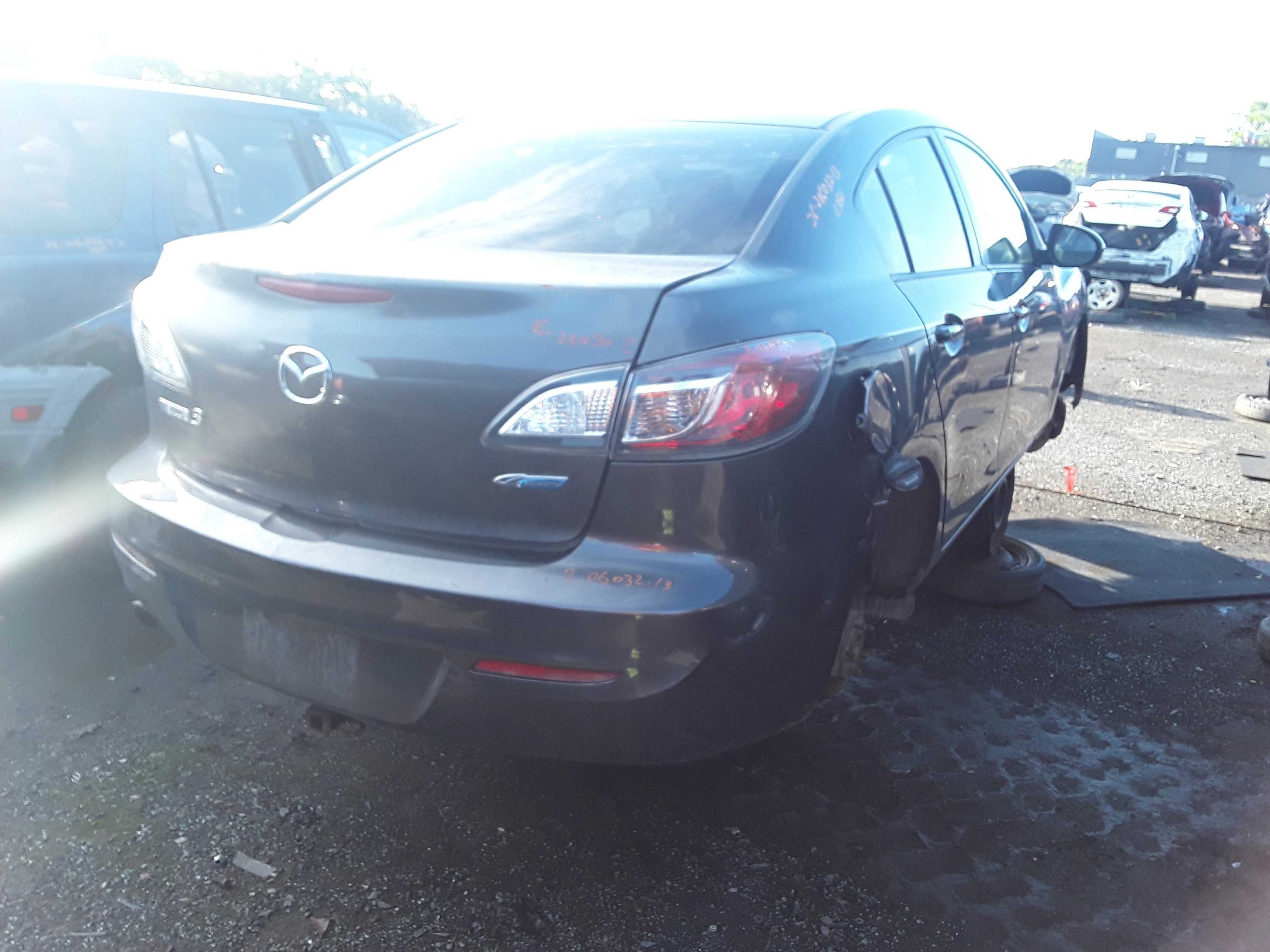 MAZDA MAZDA3 2013