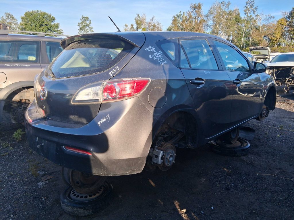MAZDA MAZDA3 2013