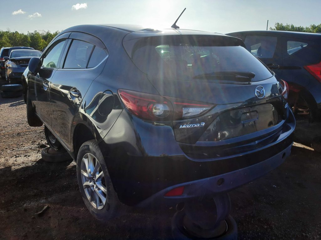MAZDA MAZDA3 2015