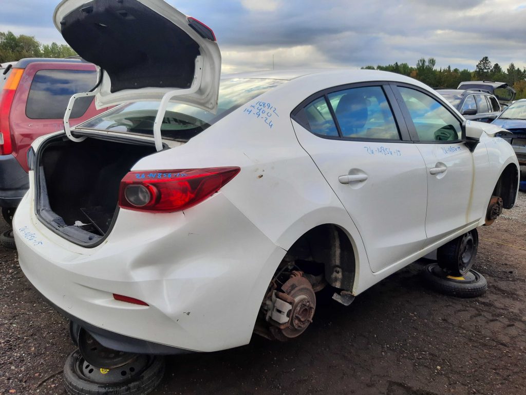 MAZDA MAZDA3 2015