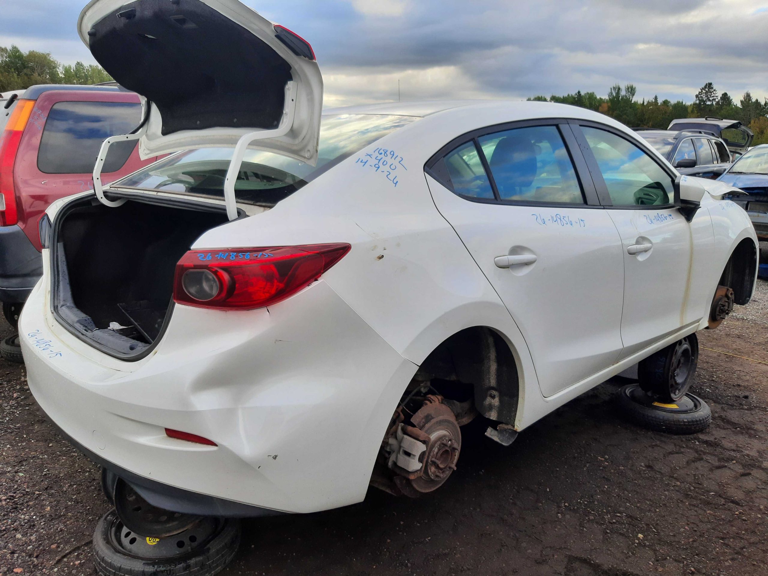 MAZDA MAZDA3 2015