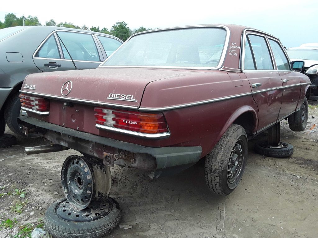 MERCEDES-BENZ 240 SERIES 1983