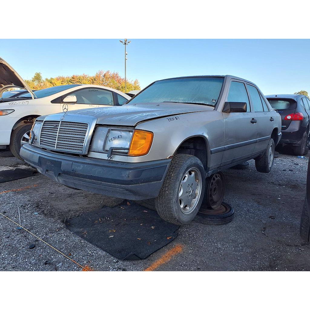 MERCEDES-BENZ 300 SERIES 1987