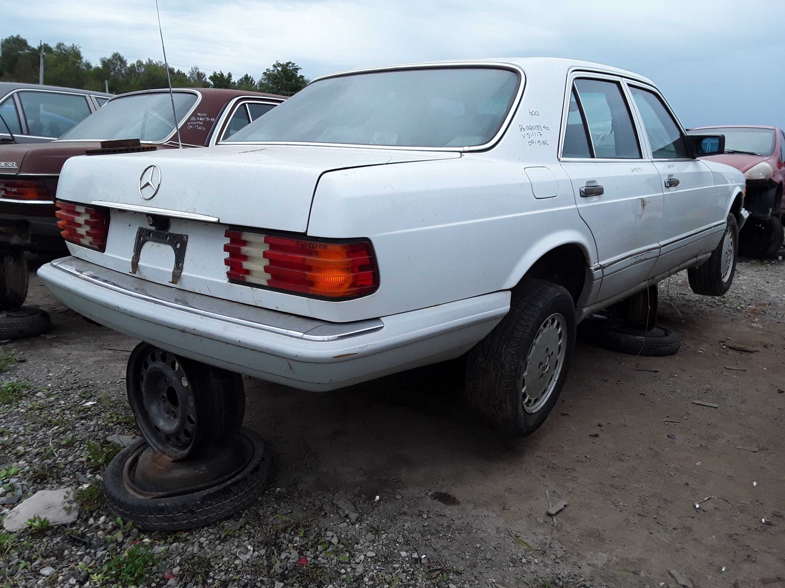MERCEDES-BENZ 300 SERIES 1990