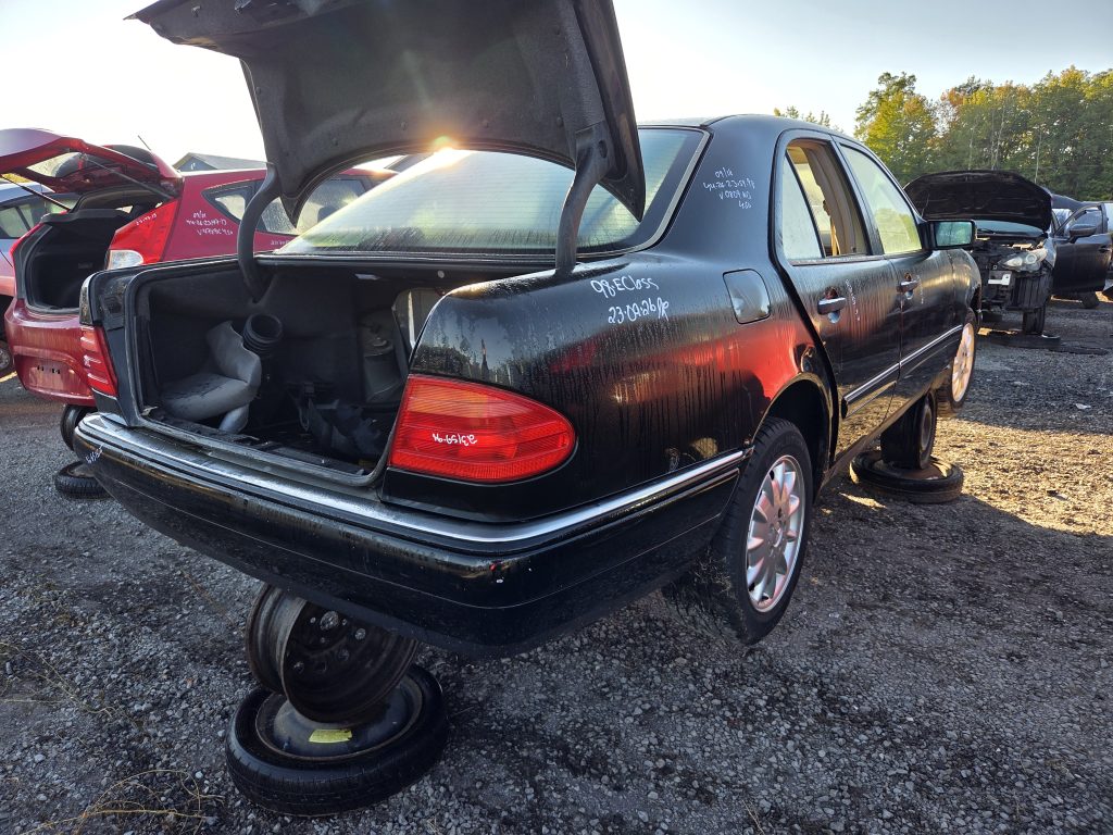 MERCEDES-BENZ E-CLASS 1998
