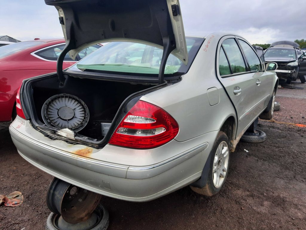 MERCEDES-BENZ E-CLASS 2003