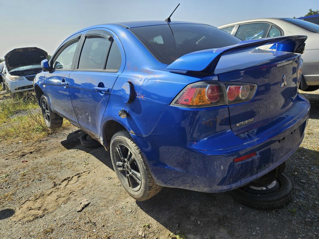 MITSUBISHI LANCER 2010