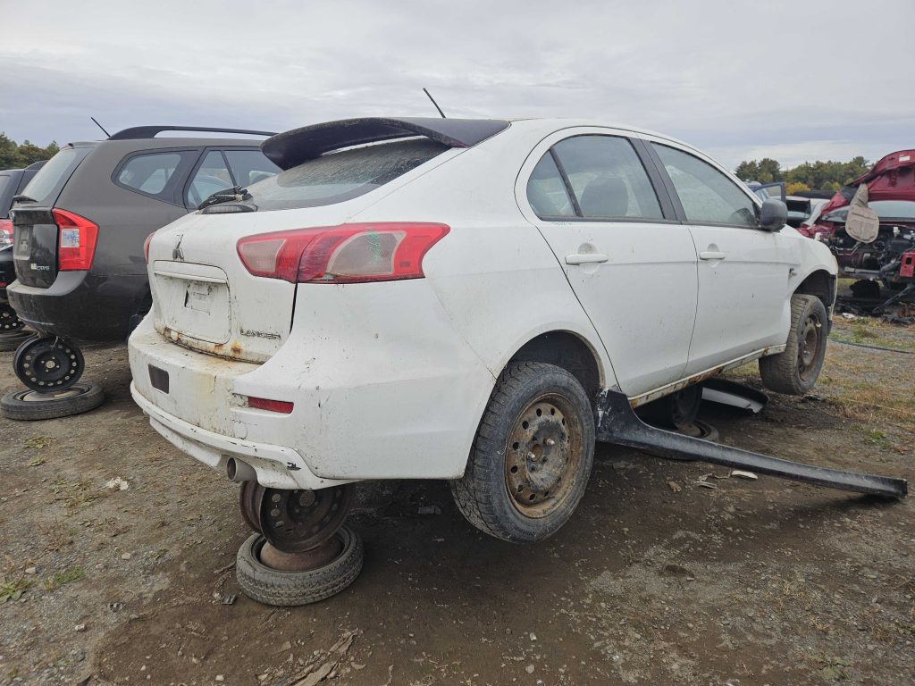 MITSUBISHI LANCER 2011
