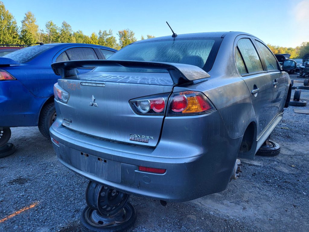 MITSUBISHI LANCER 2015