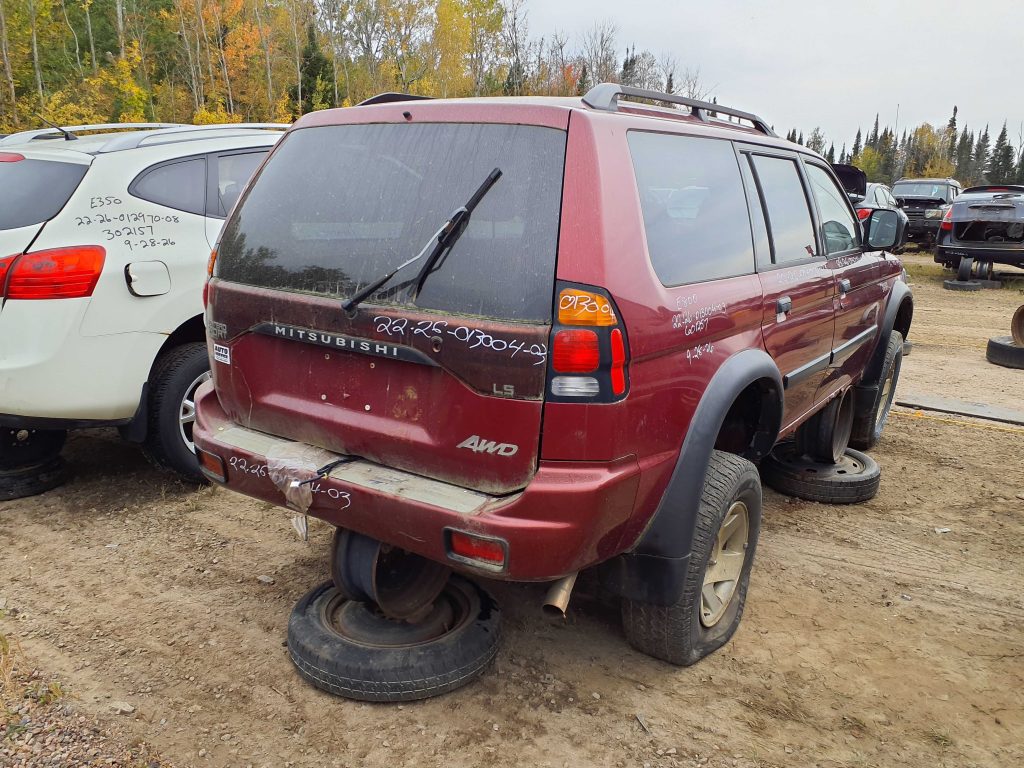 MITSUBISHI MONTERO 2003