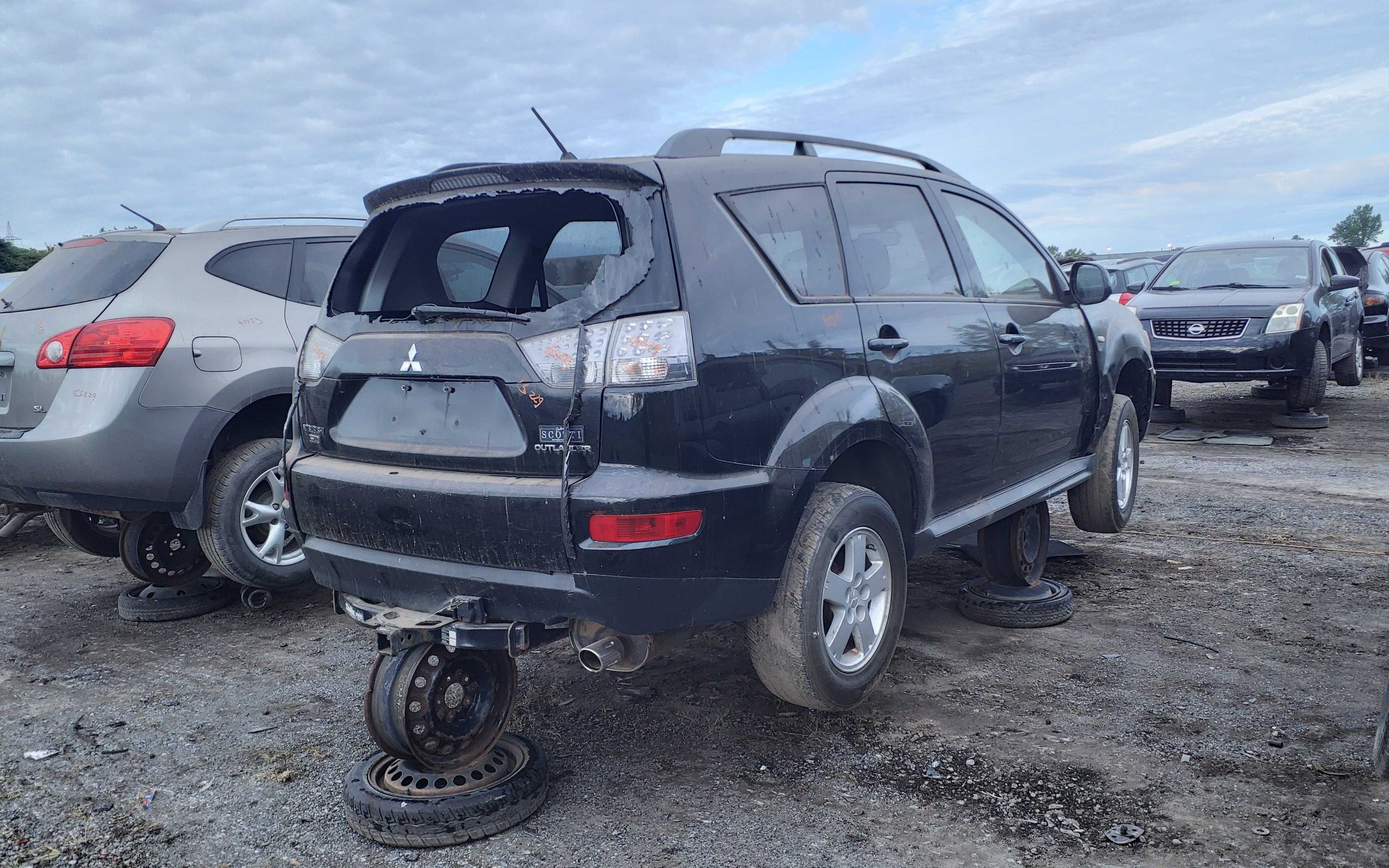 MITSUBISHI OUTLANDER 2011