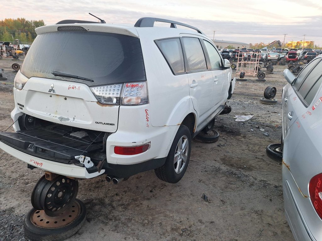 MITSUBISHI OUTLANDER 2011