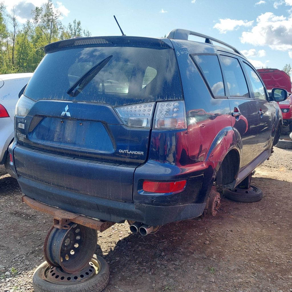 MITSUBISHI OUTLANDER 2011