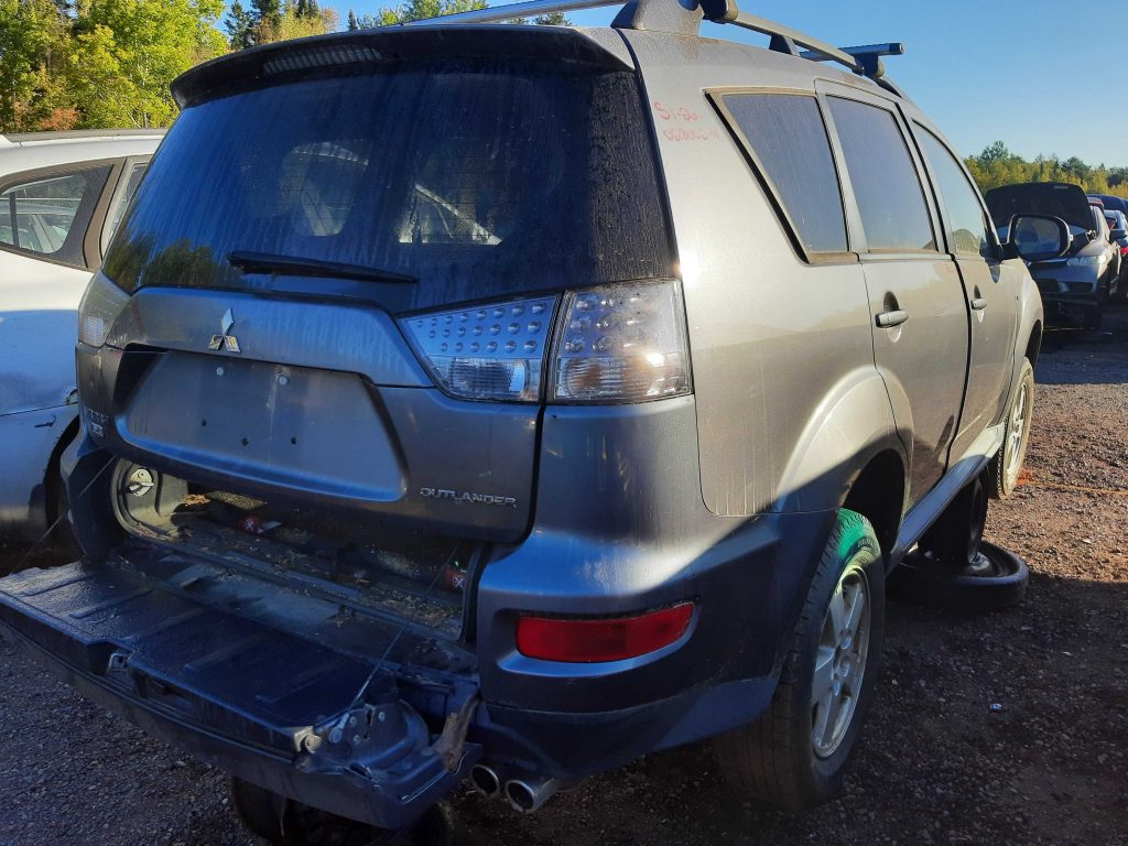 MITSUBISHI OUTLANDER 2011