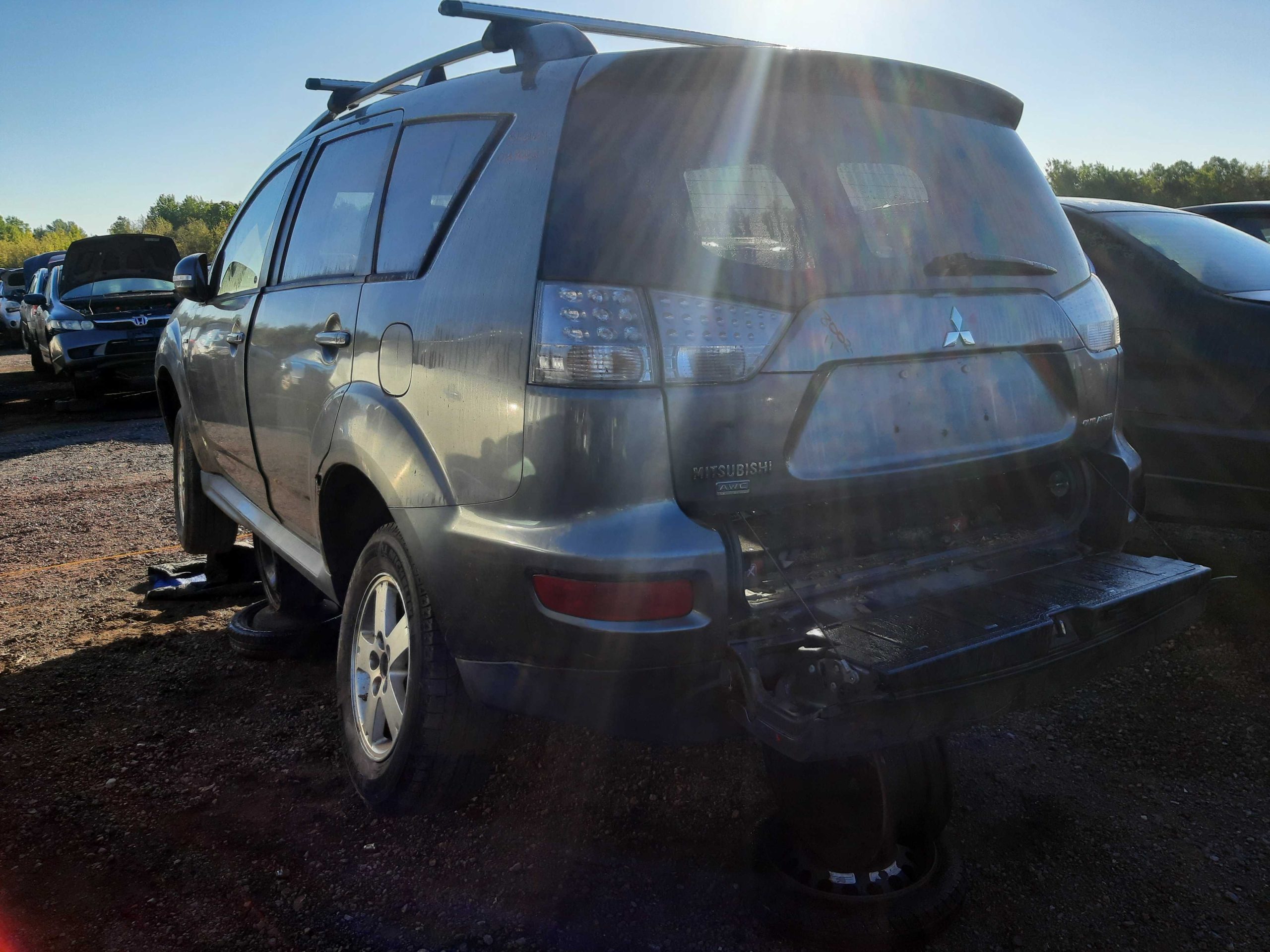 MITSUBISHI OUTLANDER 2011