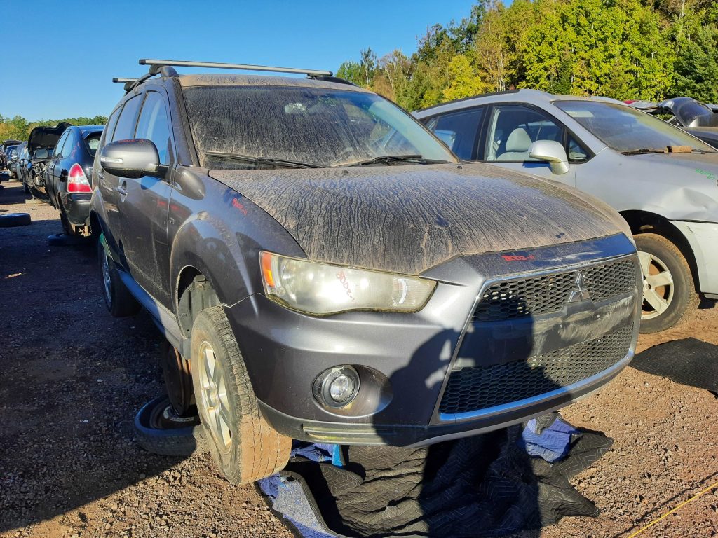 MITSUBISHI OUTLANDER 2011