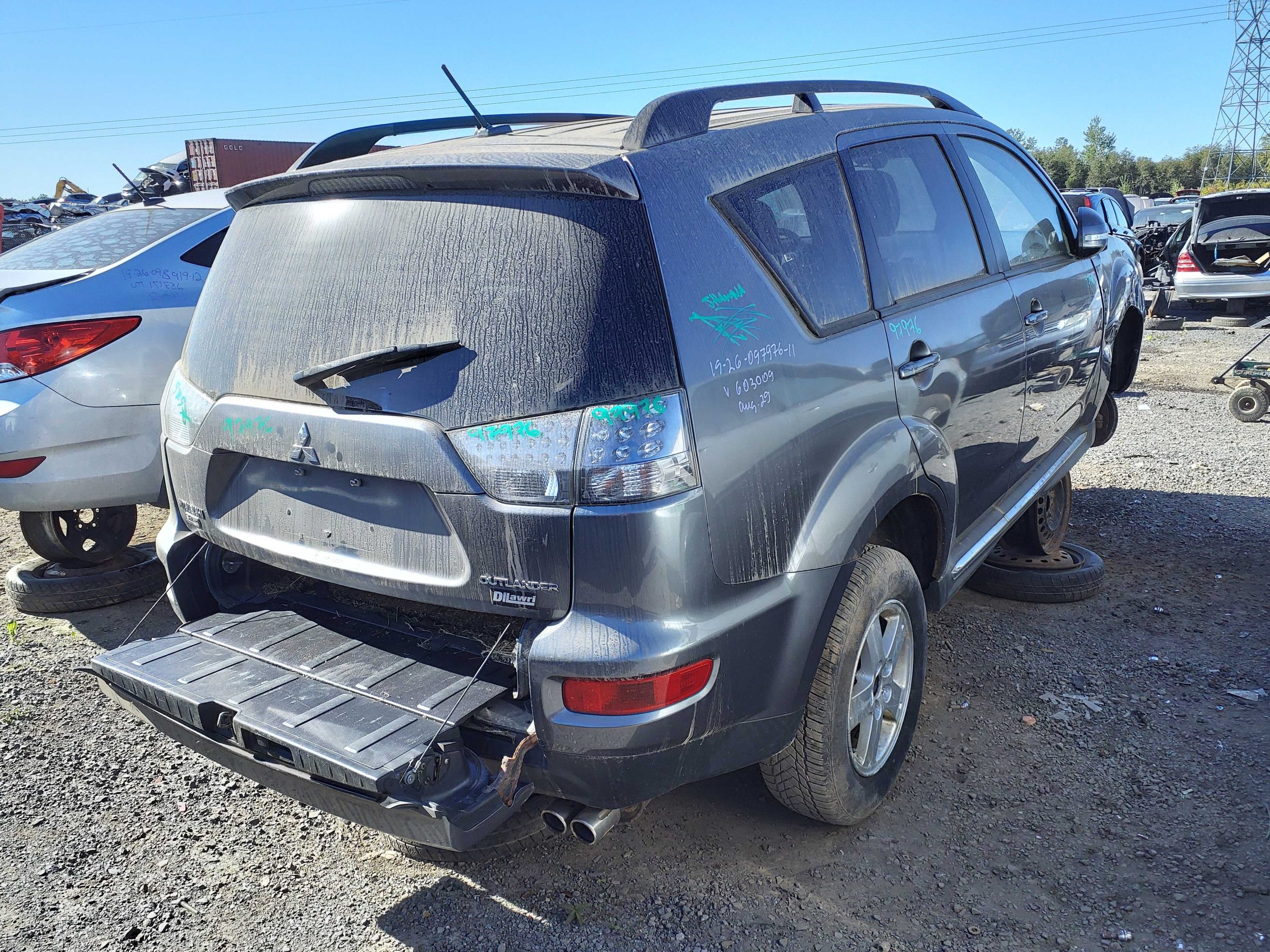 MITSUBISHI OUTLANDER 2011