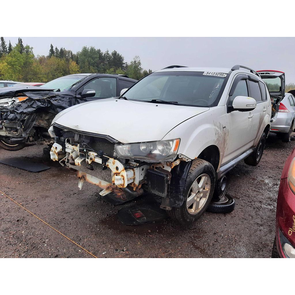 MITSUBISHI OUTLANDER 2011