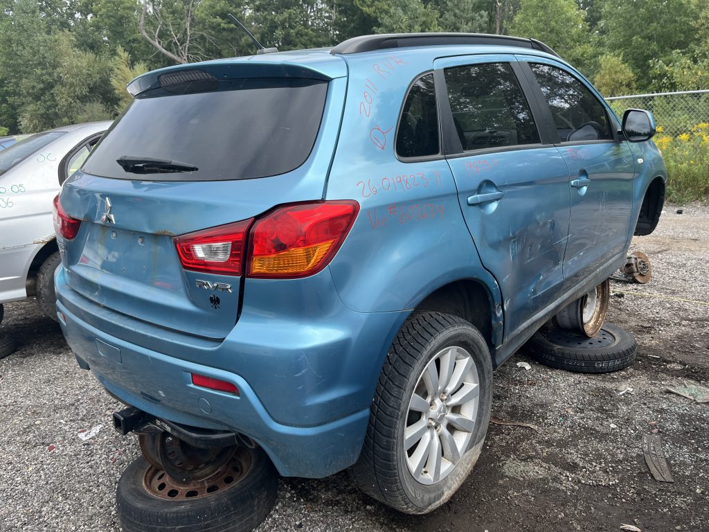 MITSUBISHI RVR 2011