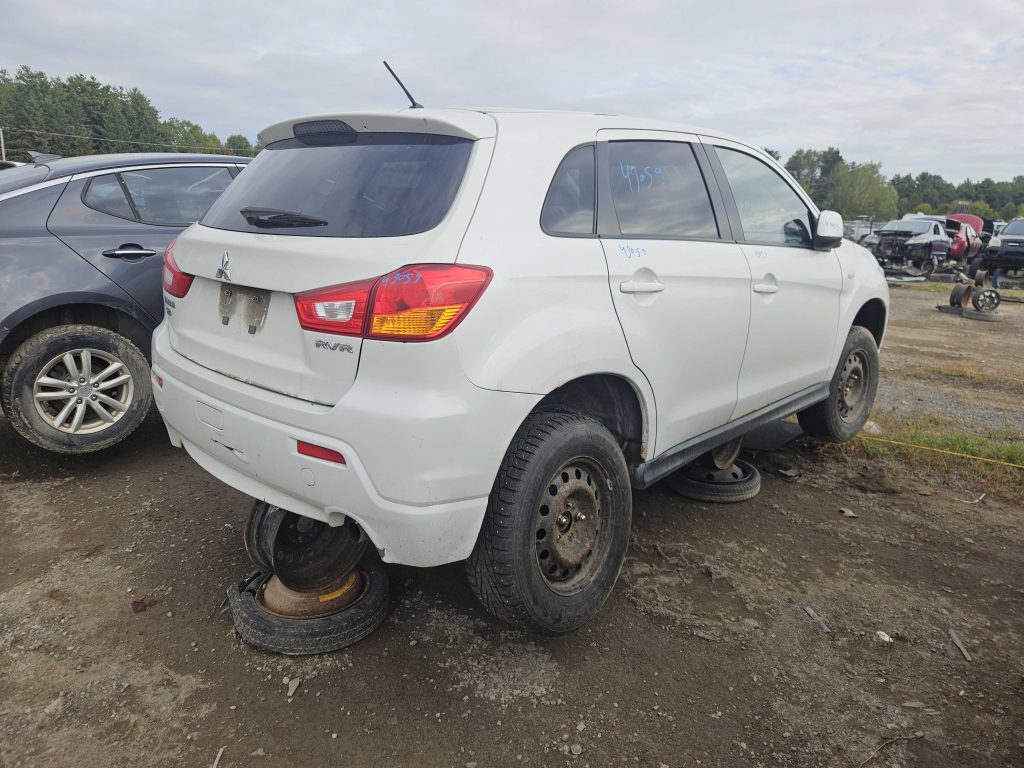 MITSUBISHI RVR 2011