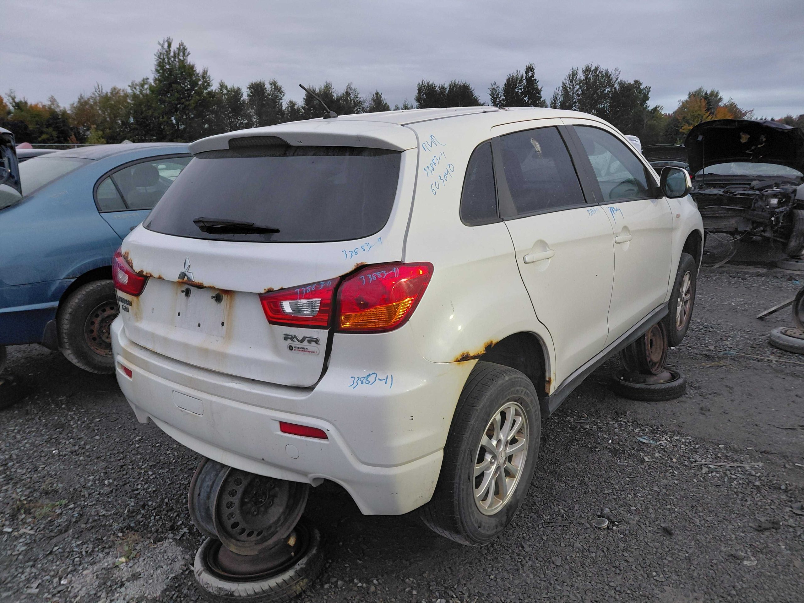 MITSUBISHI RVR 2011