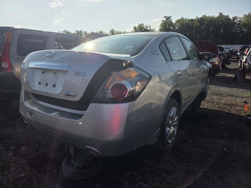 NISSAN ALTIMA 2010