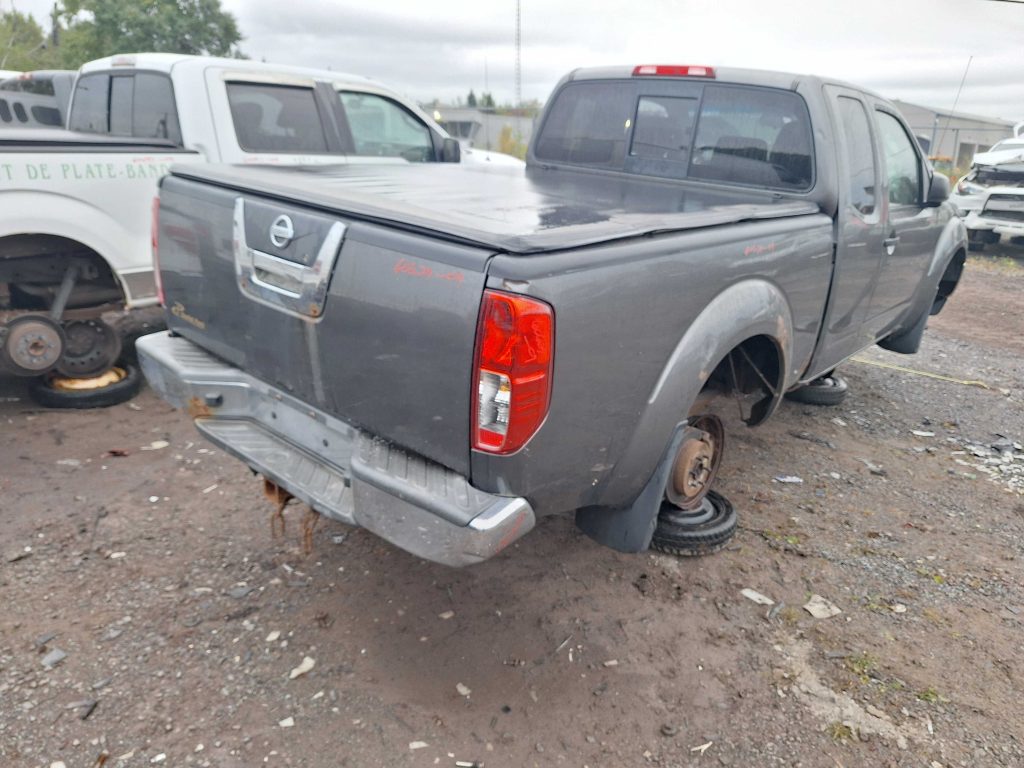 NISSAN FRONTIER 2009