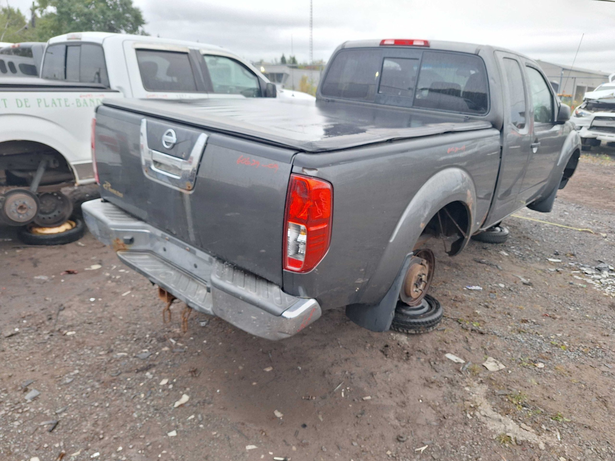 NISSAN FRONTIER 2009