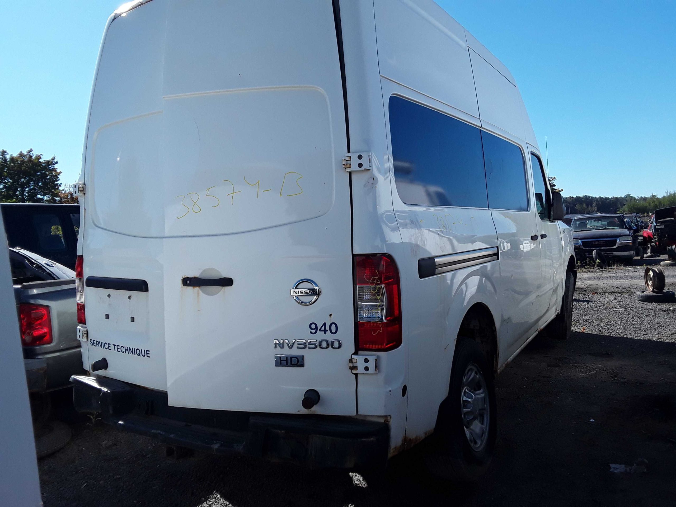NISSAN NV 2013