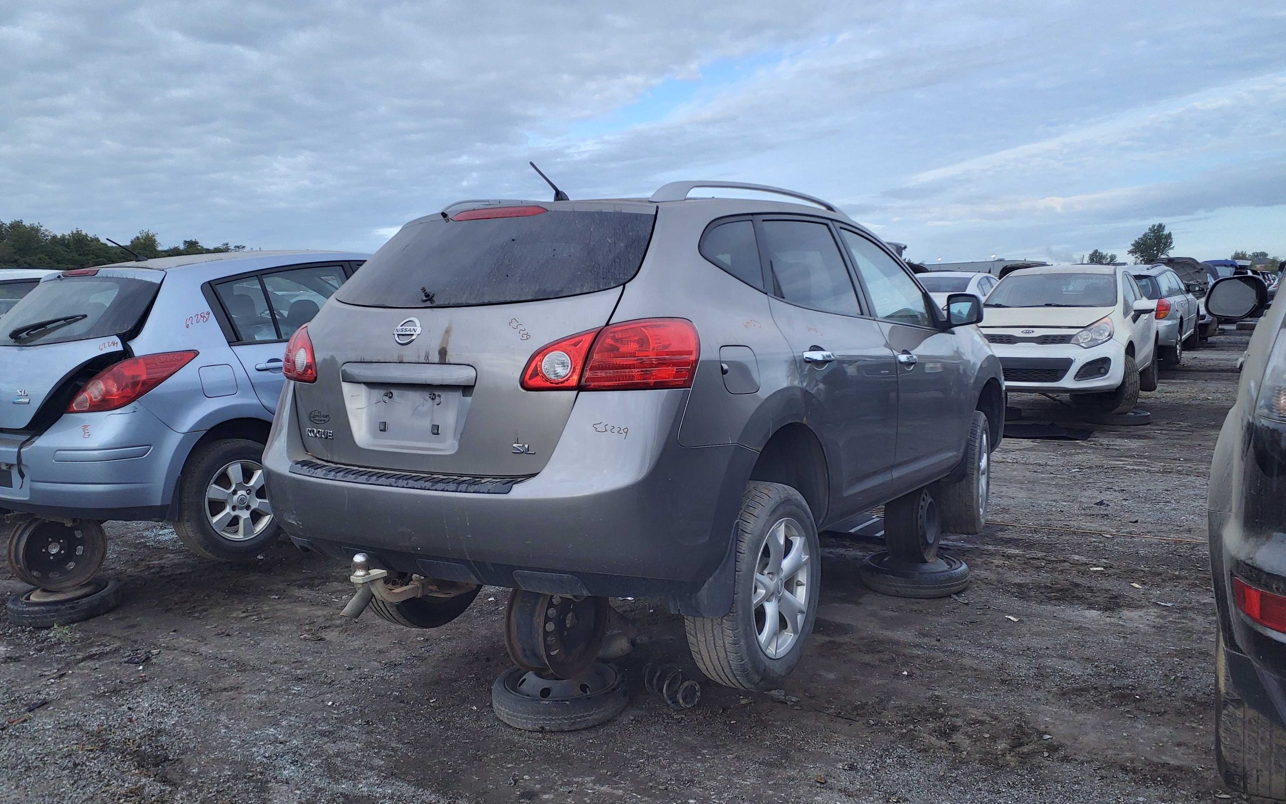 NISSAN ROGUE 2010