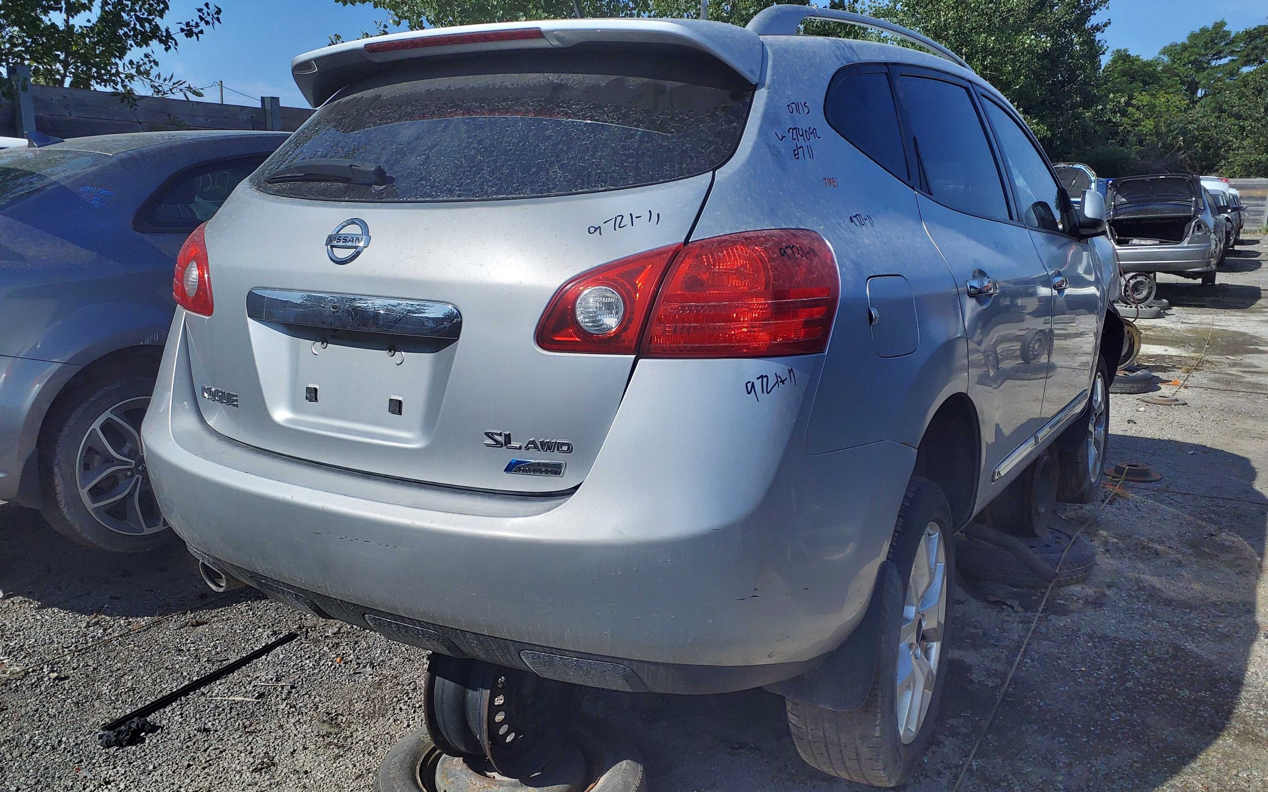 NISSAN ROGUE 2011