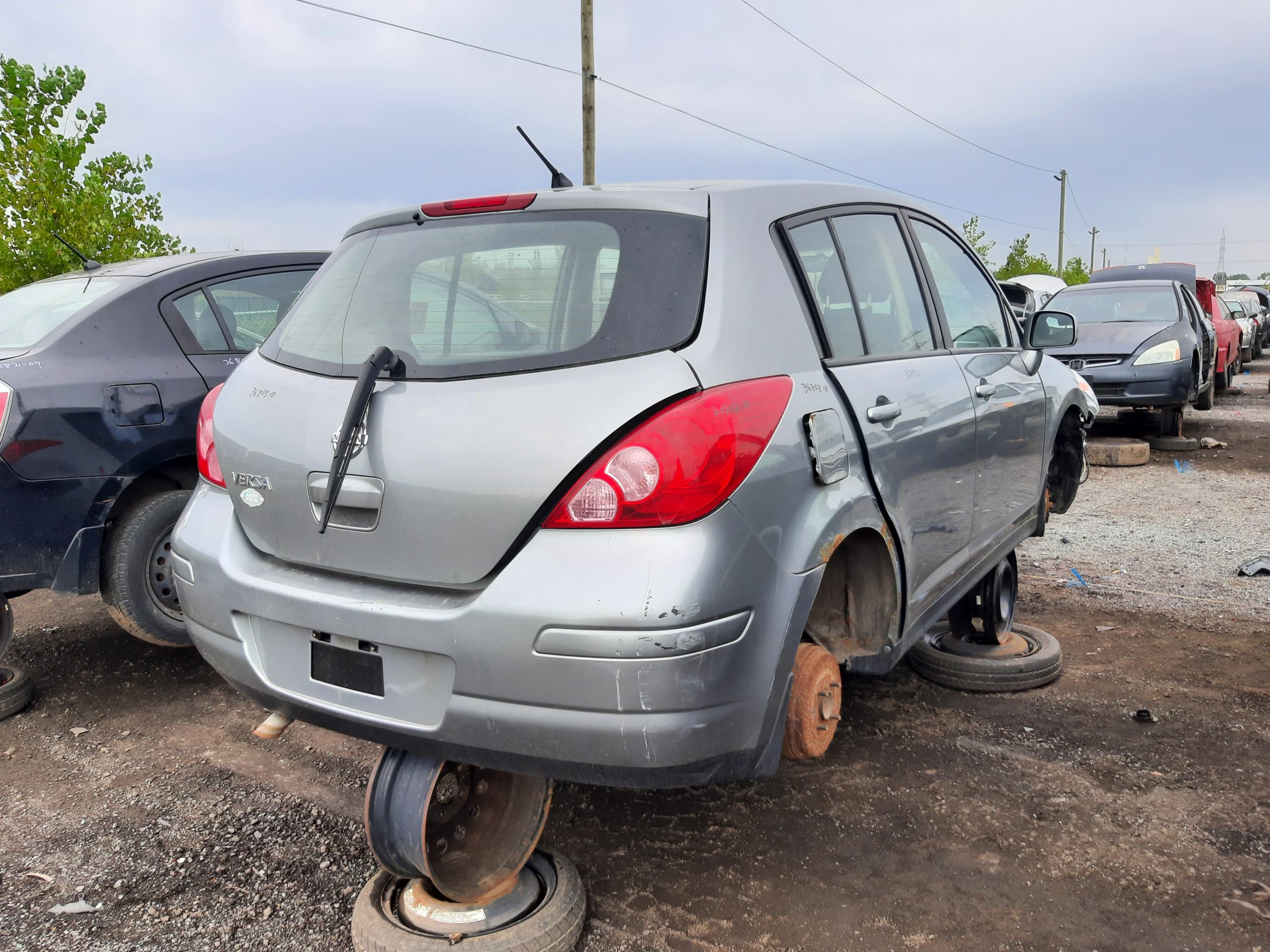 NISSAN VERSA 2010