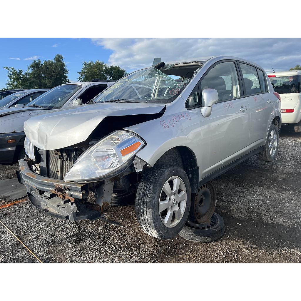 NISSAN VERSA 2010