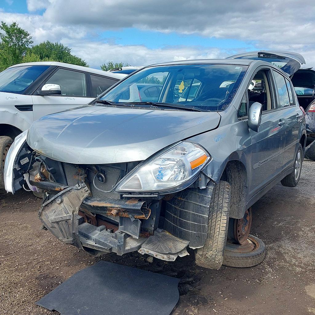 NISSAN VERSA 2010