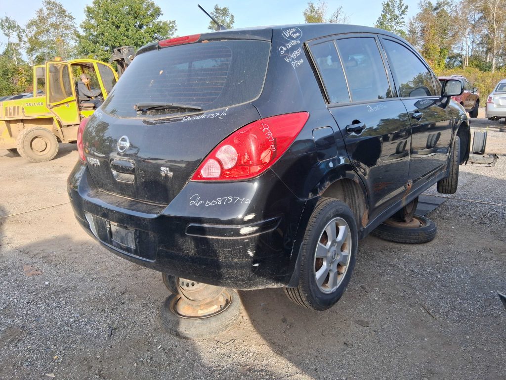 NISSAN VERSA 2010