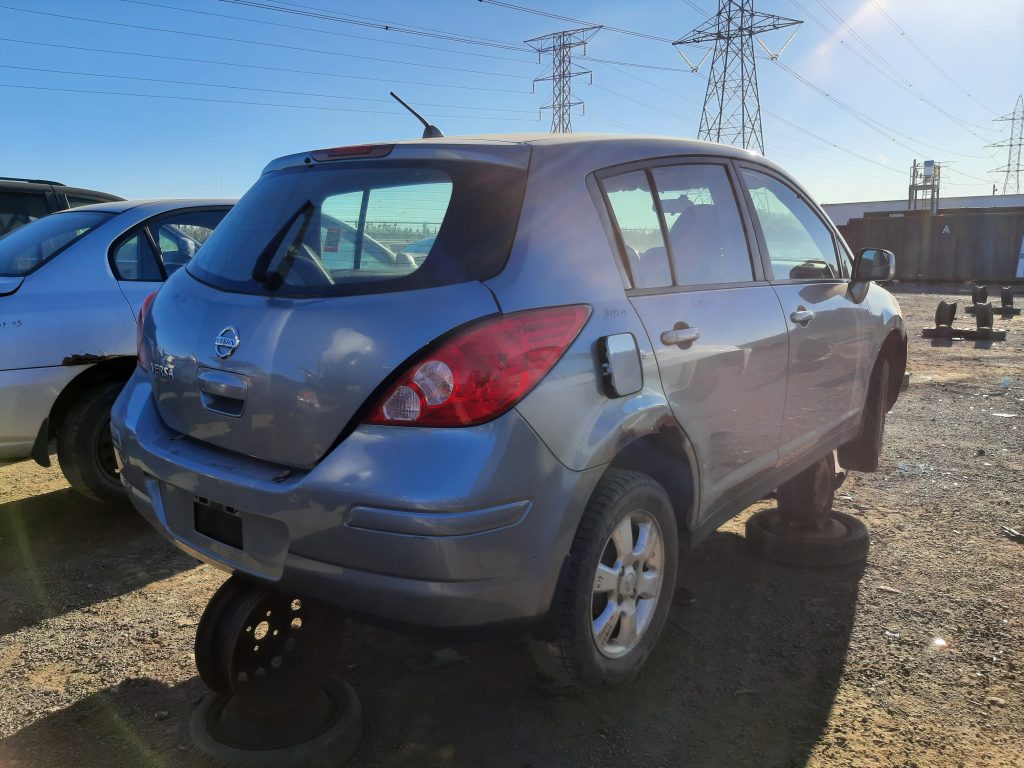 NISSAN VERSA 2010