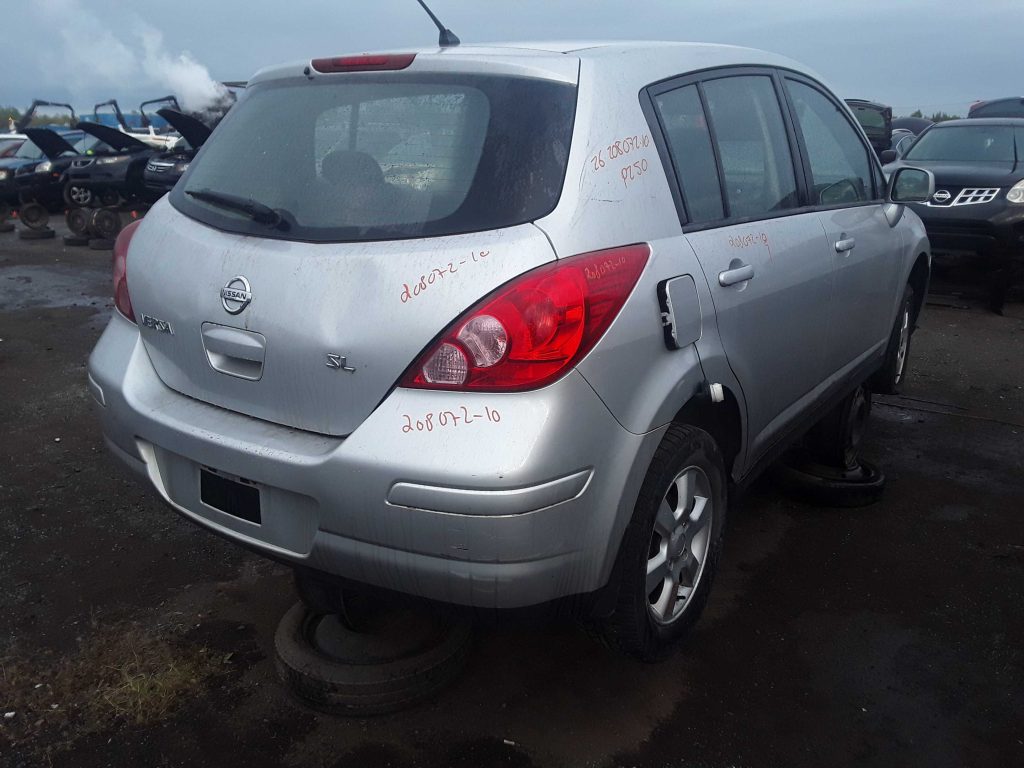 NISSAN VERSA 2010